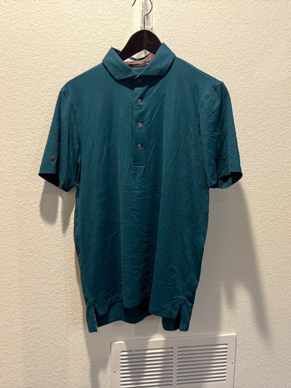 Greyson Men's Performance Polo - Athletic Cut - Size Medium - NWOT